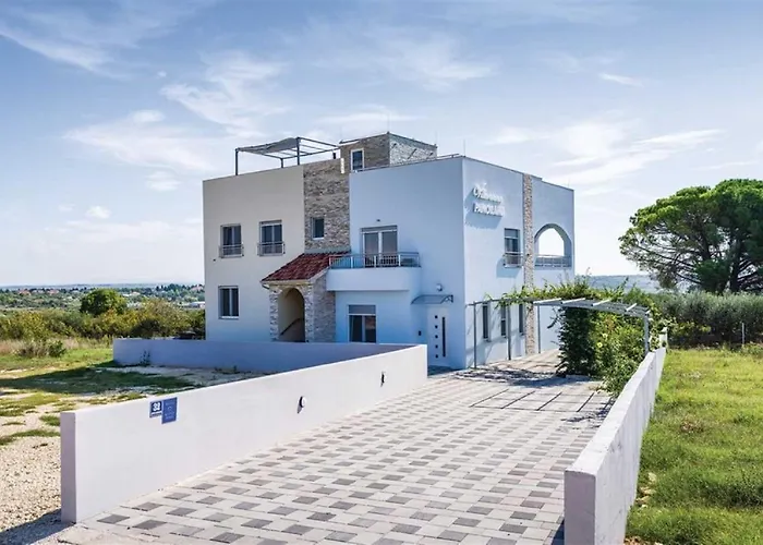 Βίλα Panorama With Rooftop Pool Ploce (Zadar)