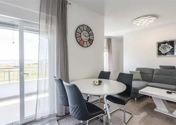 Panorama With Rooftop Pool וילה